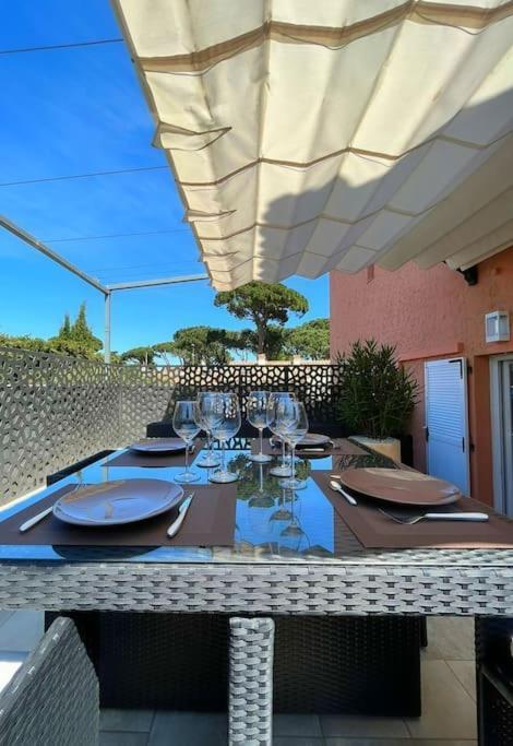 Studio Climatise, Terrasse, Parking Prive, 50M De La Plage سان تروبيه المظهر الخارجي الصورة