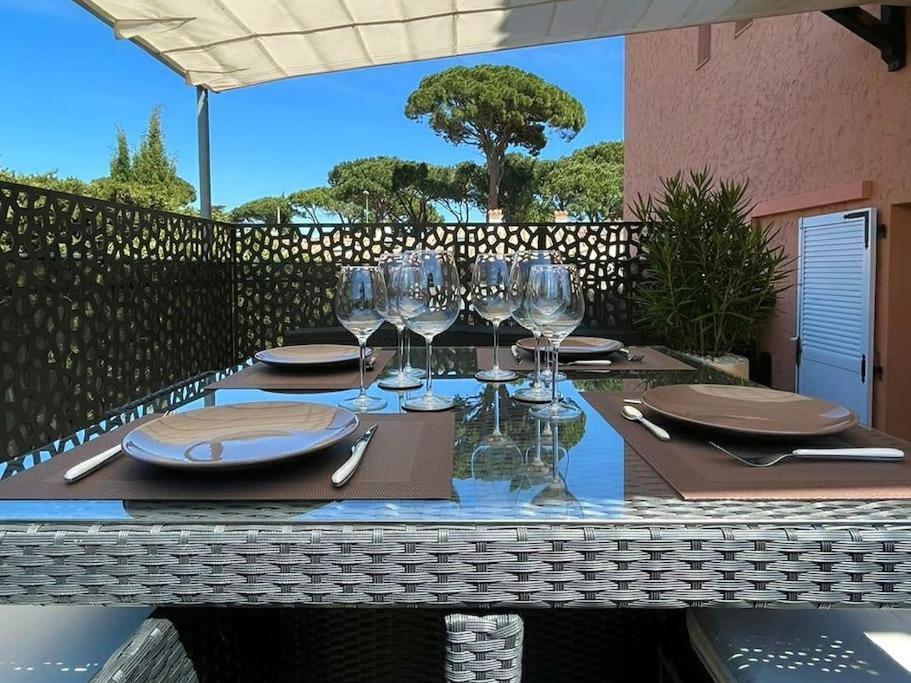 Studio Climatise, Terrasse, Parking Prive, 50M De La Plage سان تروبيه المظهر الخارجي الصورة