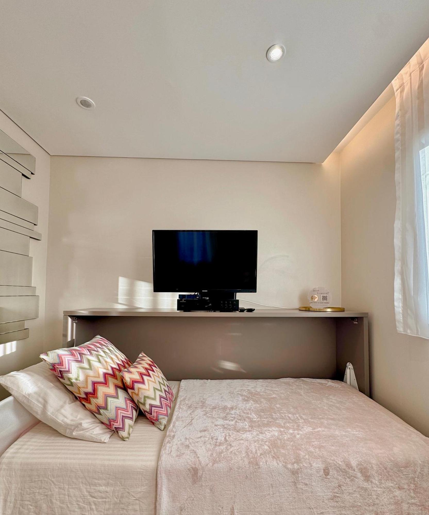 Studio Climatise, Terrasse, Parking Prive, 50M De La Plage سان تروبيه المظهر الخارجي الصورة