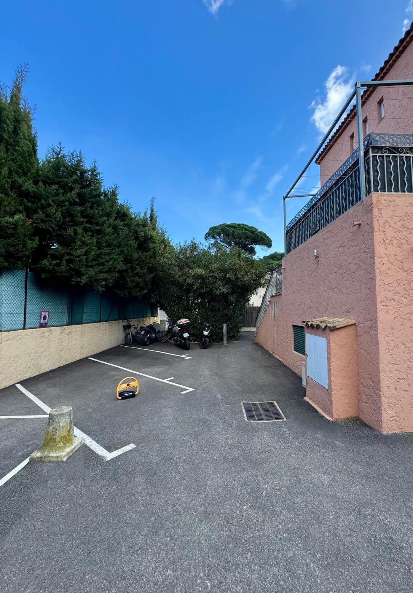 Studio Climatise, Terrasse, Parking Prive, 50M De La Plage سان تروبيه المظهر الخارجي الصورة