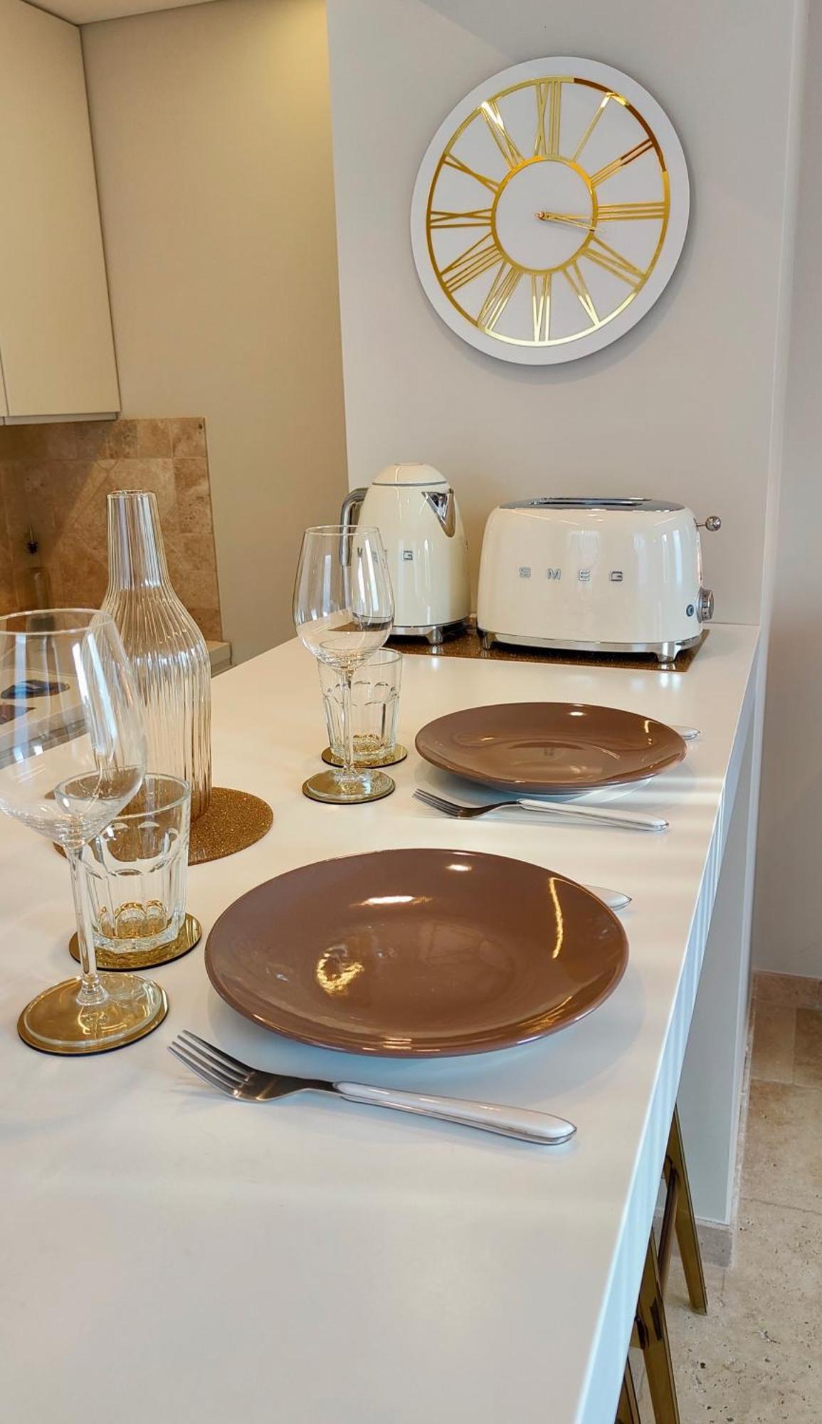 Studio Climatise, Terrasse, Parking Prive, 50M De La Plage سان تروبيه المظهر الخارجي الصورة