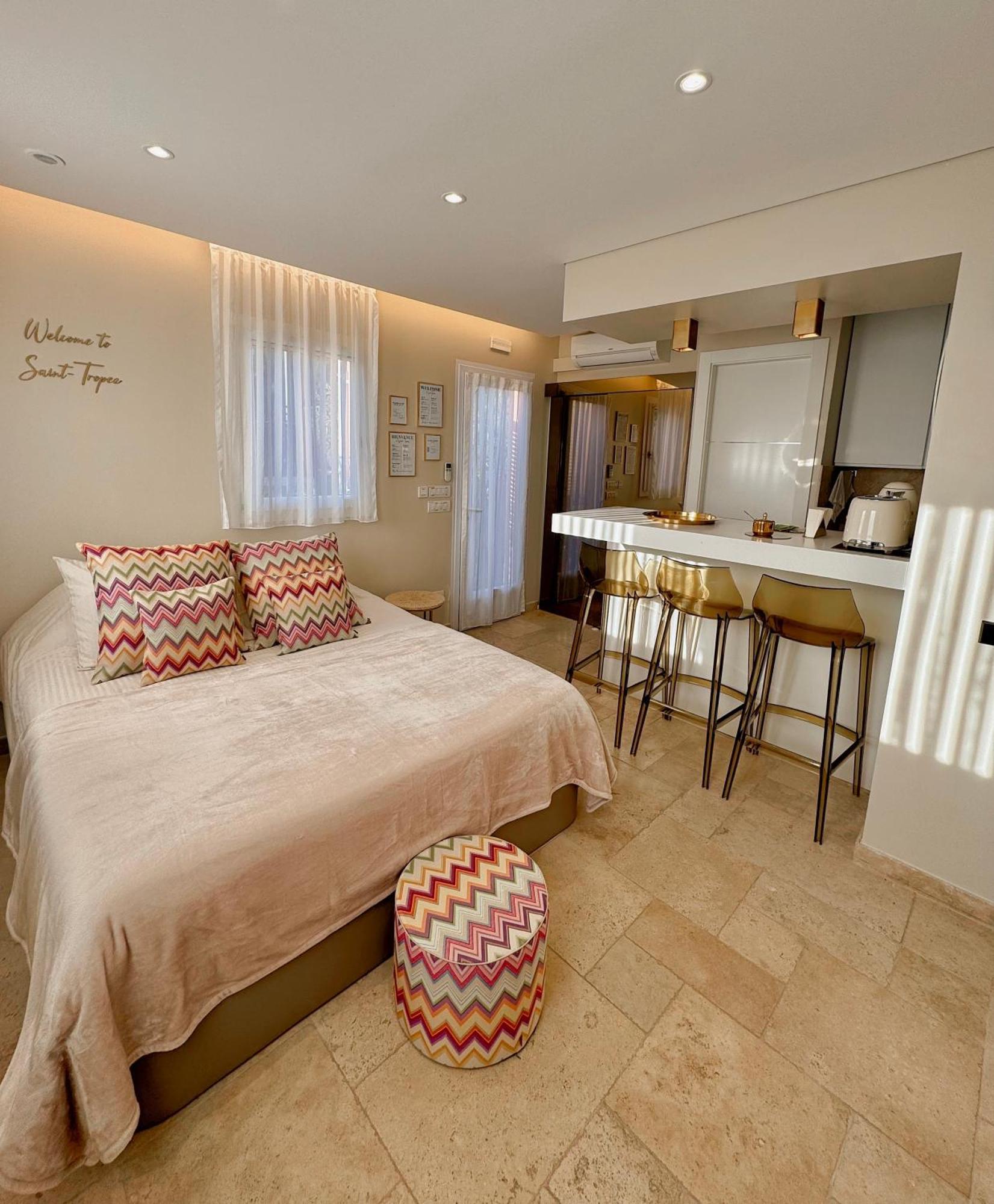 Studio Climatise, Terrasse, Parking Prive, 50M De La Plage سان تروبيه المظهر الخارجي الصورة