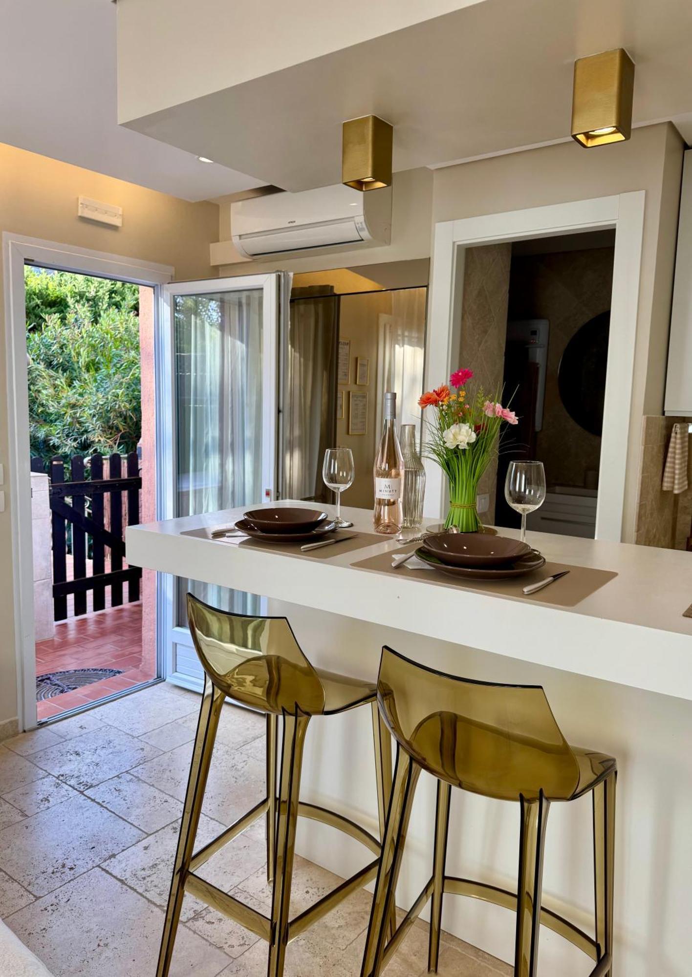Studio Climatise, Terrasse, Parking Prive, 50M De La Plage سان تروبيه المظهر الخارجي الصورة